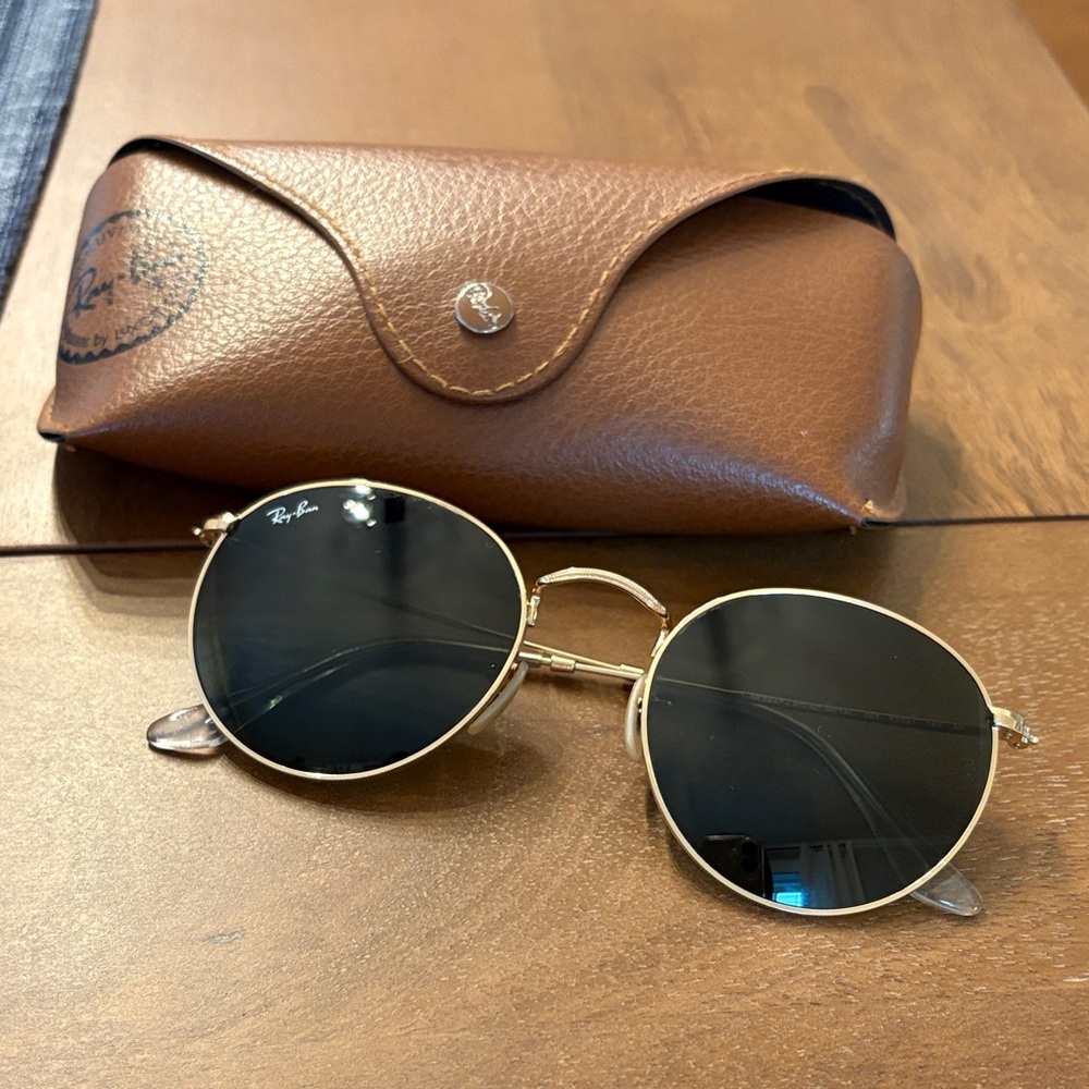 Ray-Ban Classic Round Metal Gold Frame Sunglasses